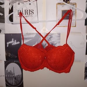 ♡♡Victoria's Secret Red lace Bra 36B.